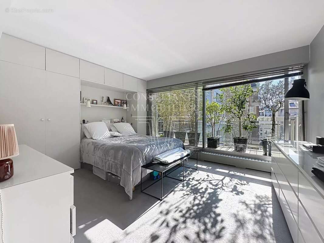 Appartement à PARIS-7E