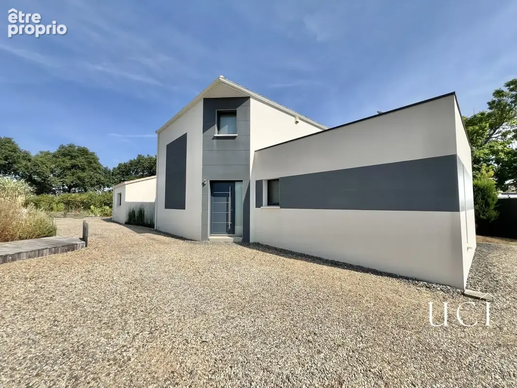 Maison 8 pièces 166 m² à vendre à Geneston (44140) - photo 2
