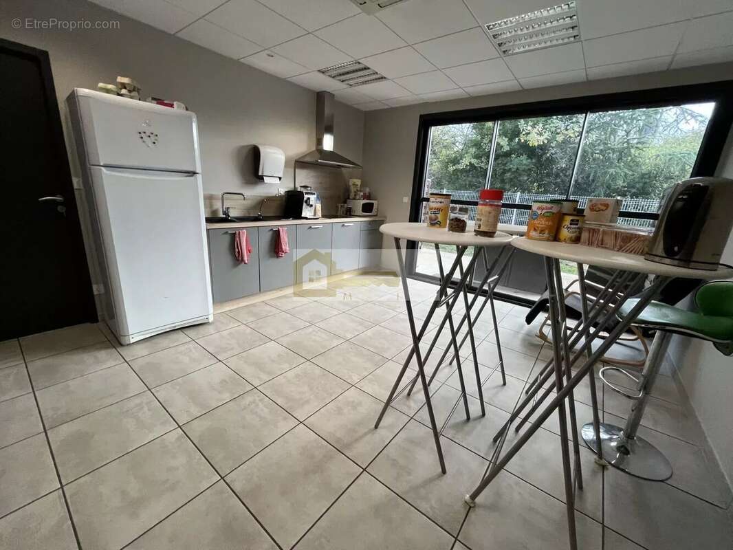 Commerce à CHATEAUNEUF-DU-RHONE