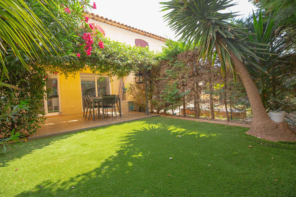 Maison à MANDELIEU-LA-NAPOULE