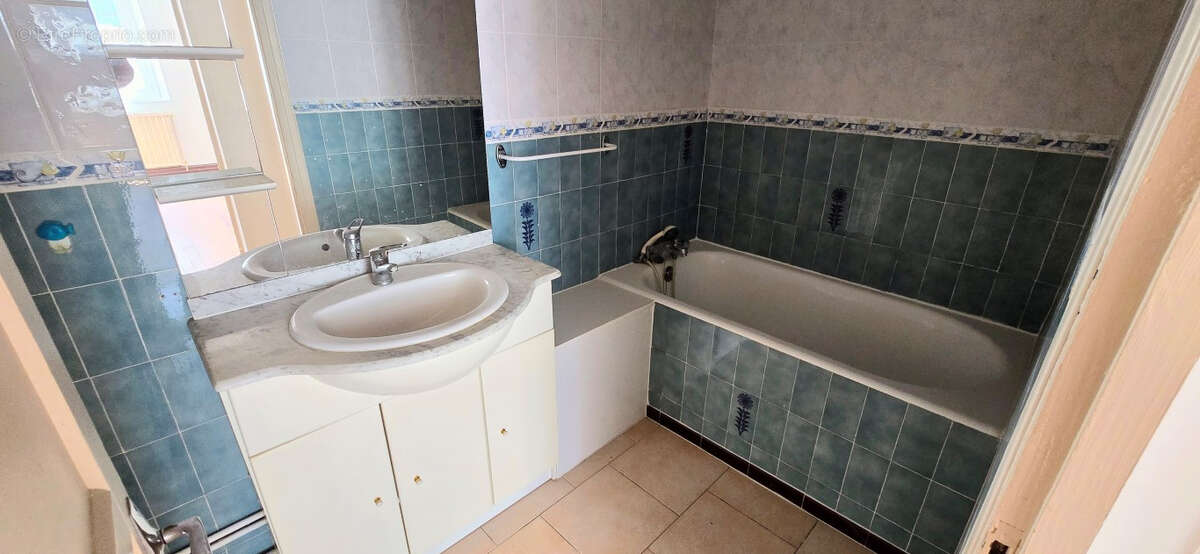 Appartement Gray 3 pièce(s) 62.20 m2 - photo 8