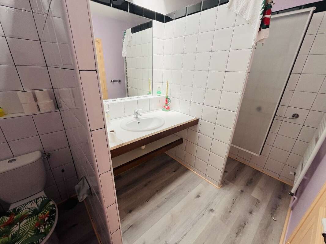 Spacieux appartement de type 4 totalement renove - photo 10