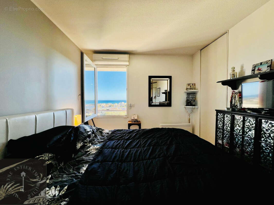 Appartement à SAINT-LAURENT-DU-VAR
