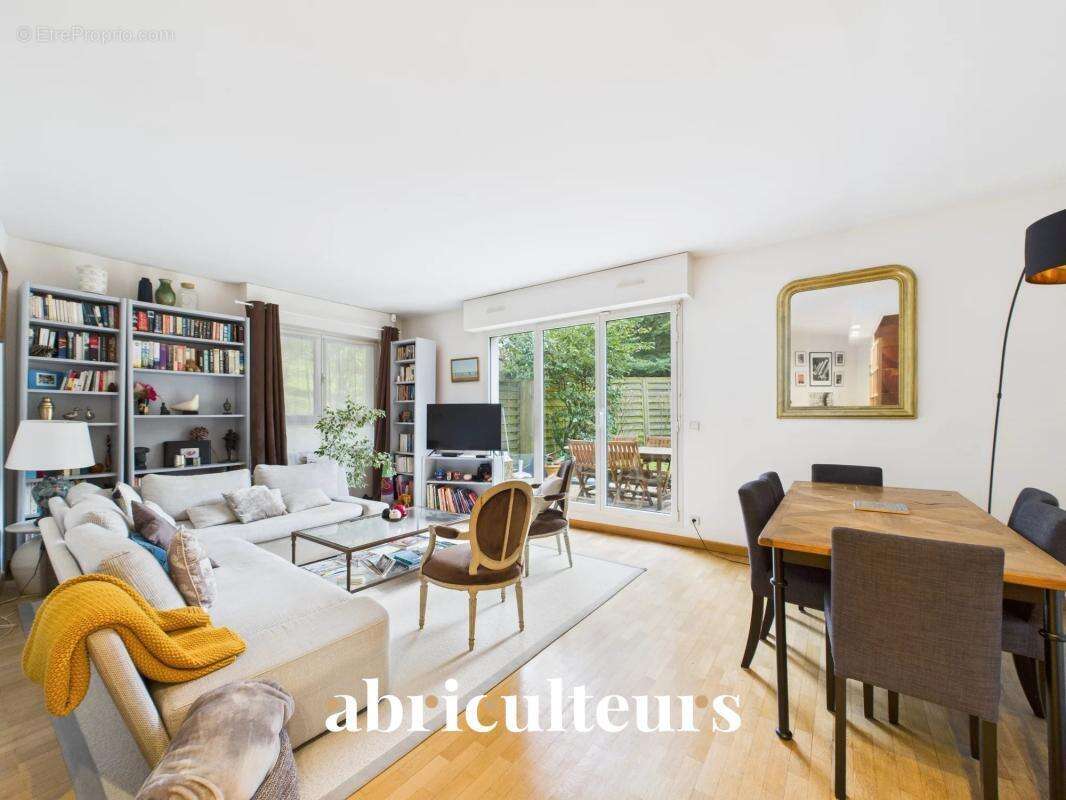 Appartement à LA CELLE-SAINT-CLOUD