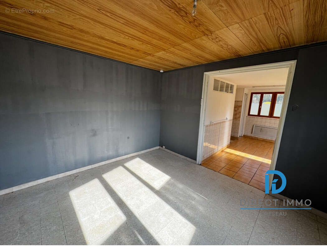 salon séjour 2 - Appartement à SAILLY-SAILLISEL