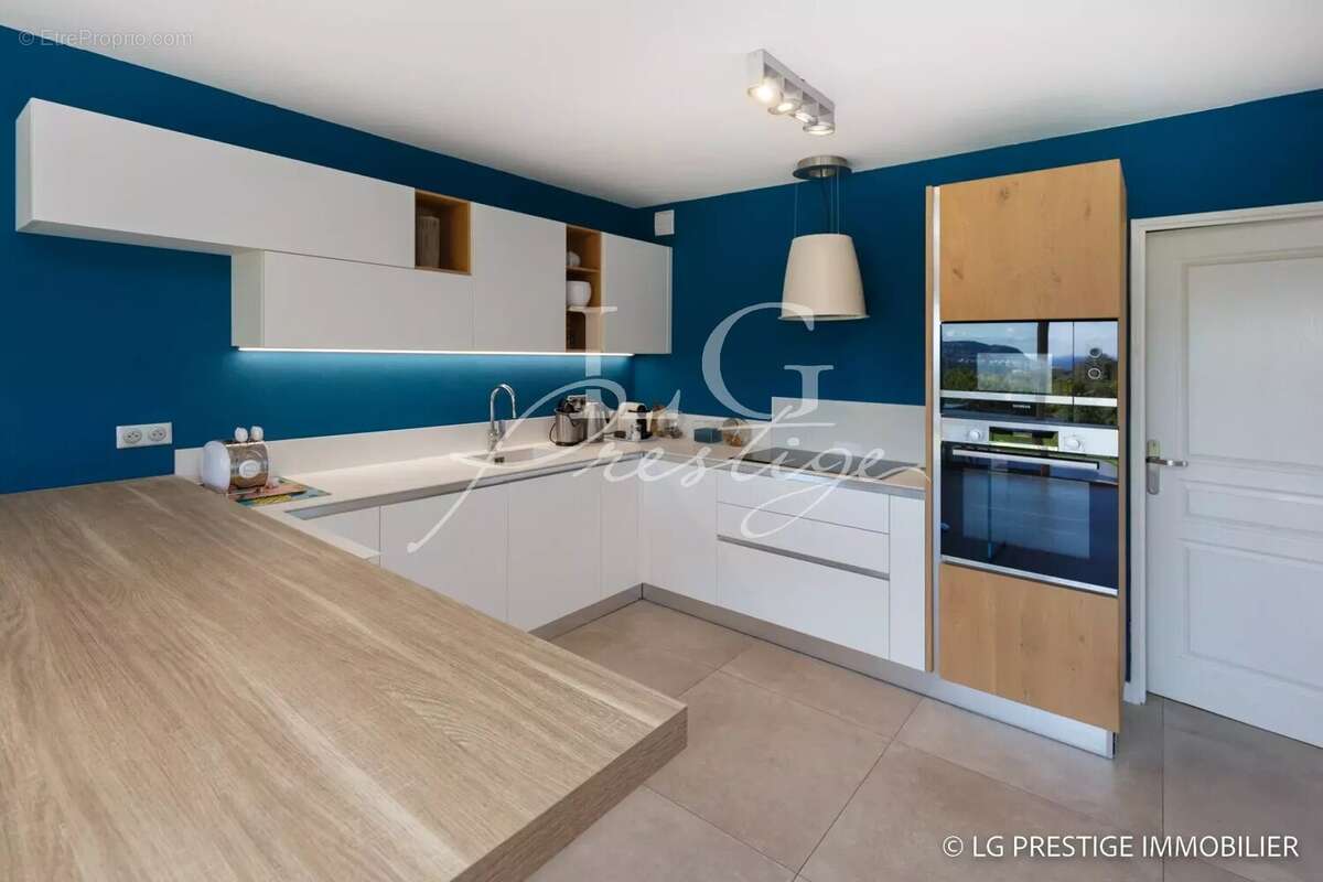 Maison à MANDELIEU-LA-NAPOULE