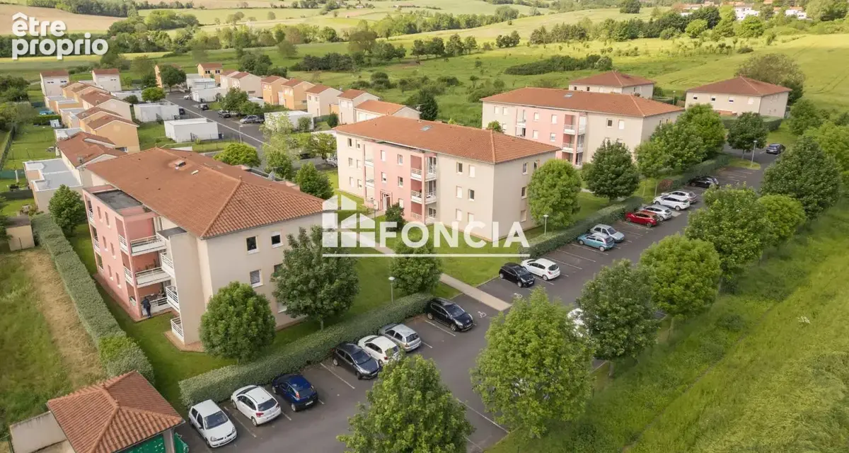ISSOIRE – T2 avec balcon et parking - photo 11