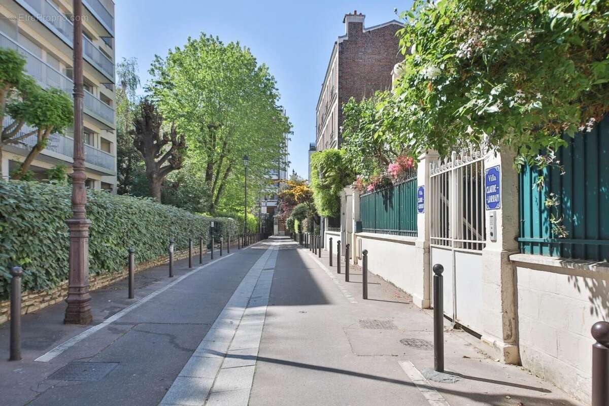 Appartement à PARIS-16E
