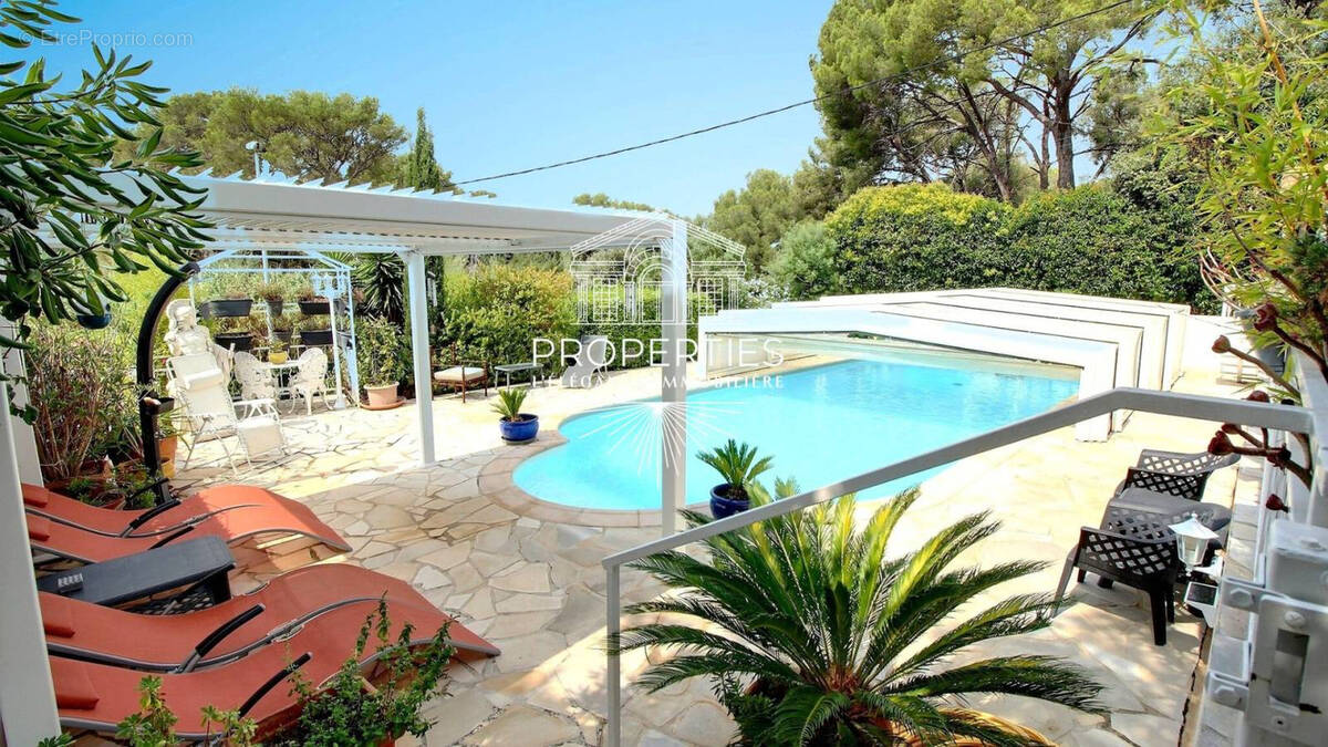 Maison à BORMES-LES-MIMOSAS