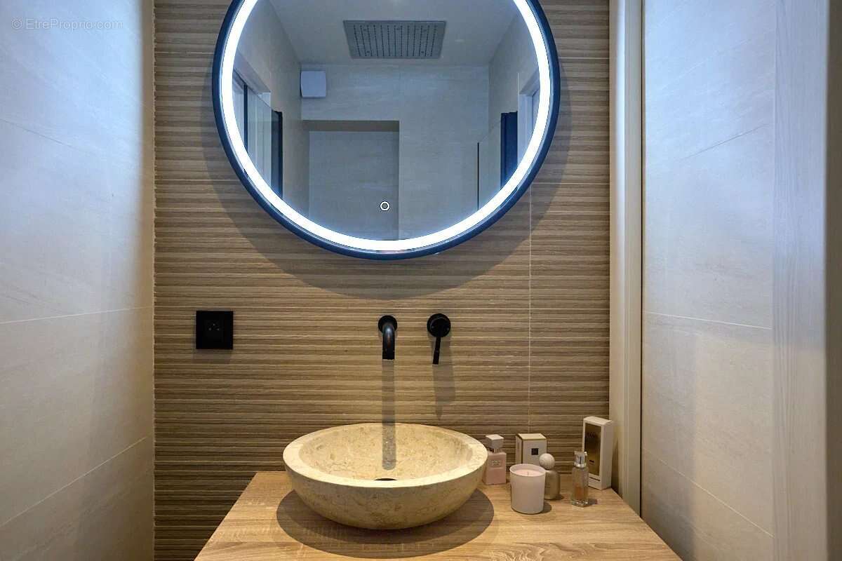 Appartement à VILLENEUVE-LOUBET