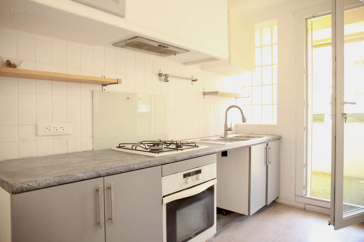 Appartement à MARSEILLE-4E