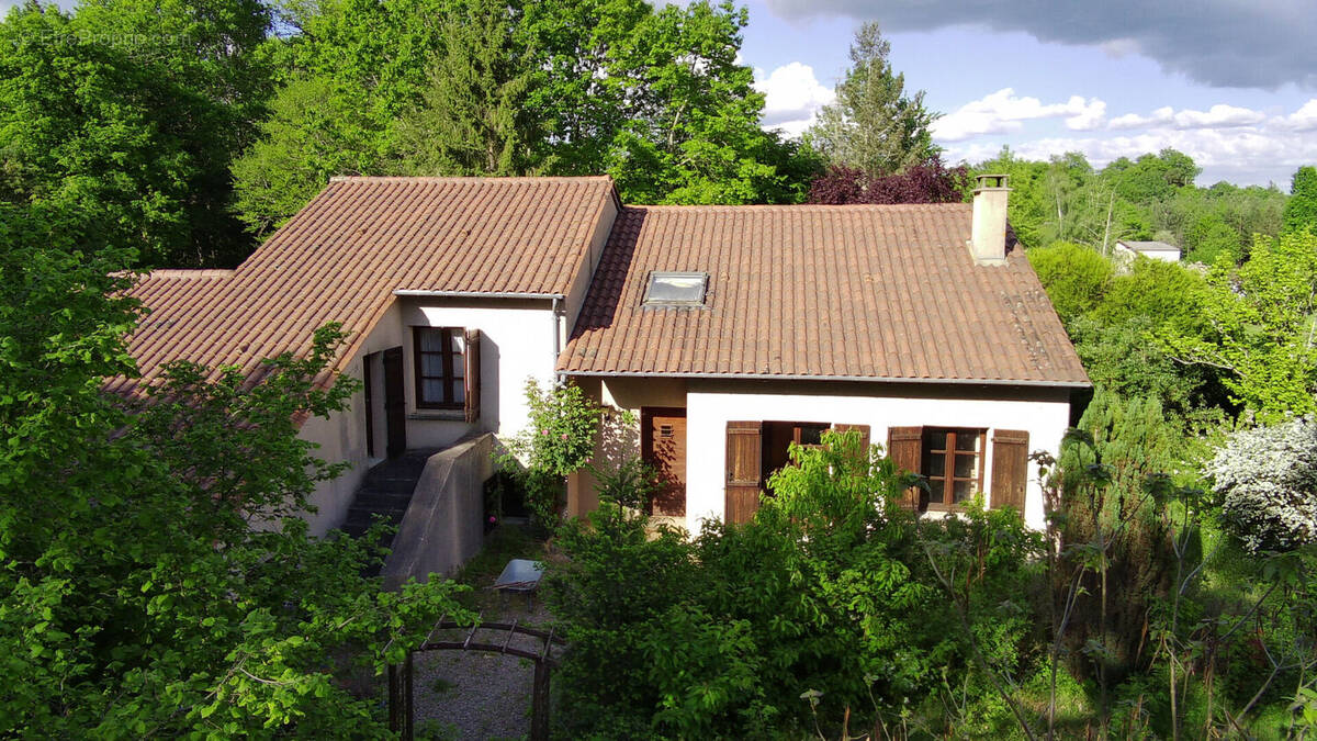 Maison à SAINT-VICTURNIEN