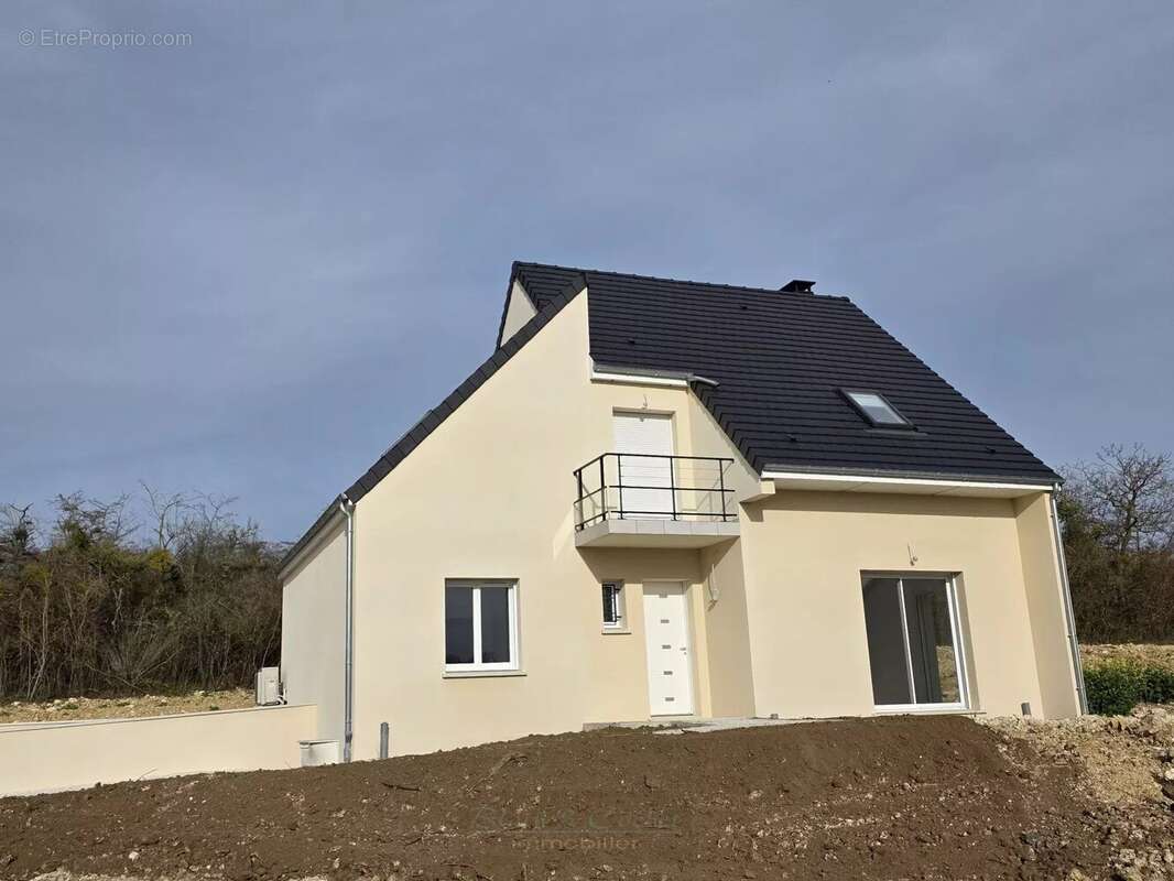 Maison à AMILLY