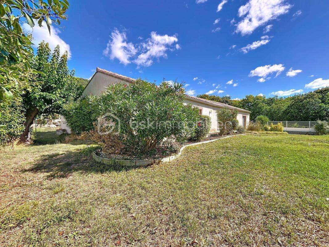 Villa de plain pied de 146m² sur parcelle de 1000m² - photo 17