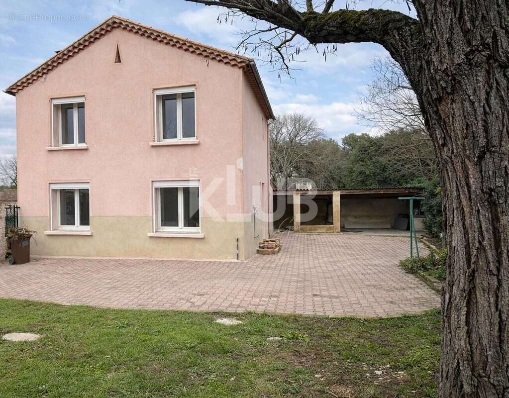 Maison à COLLIAS