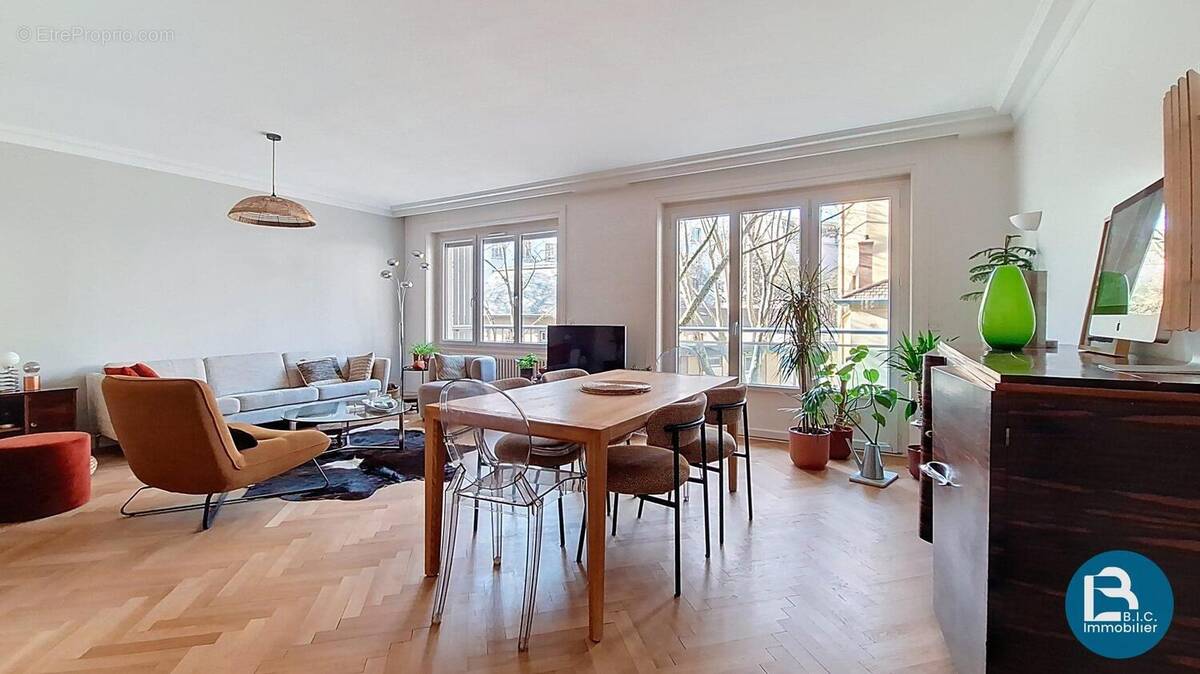 séjour sur balcon  - Appartement à LYON-7E