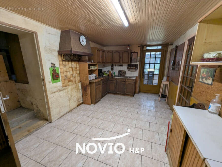 Maison à VENDEUVRE-DU-POITOU