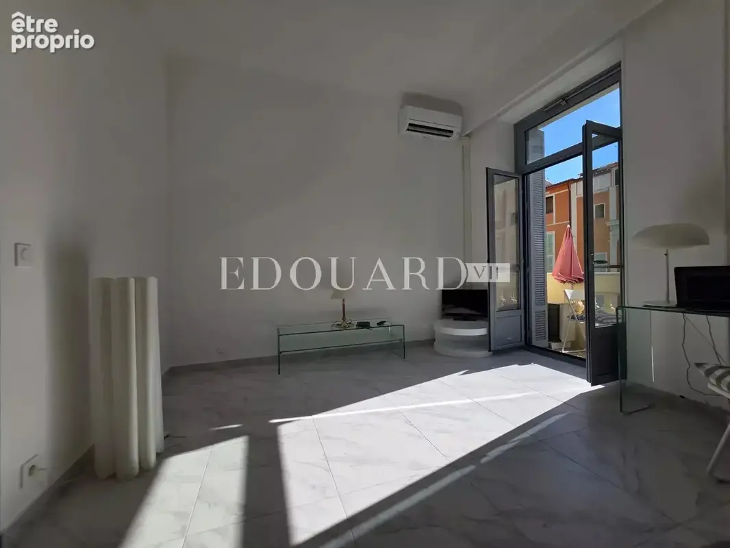 En exclusivité studio en très bon état, dans magnifique immeuble bourgeois avec conciergerie - photo 11