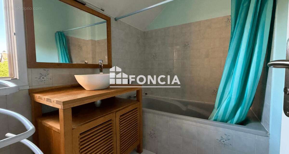 Saint-Apollinaire, très agréable et spacieuse appartement-maison jumelée sur 3 niveaux avec terrasse et jardinet - photo 8