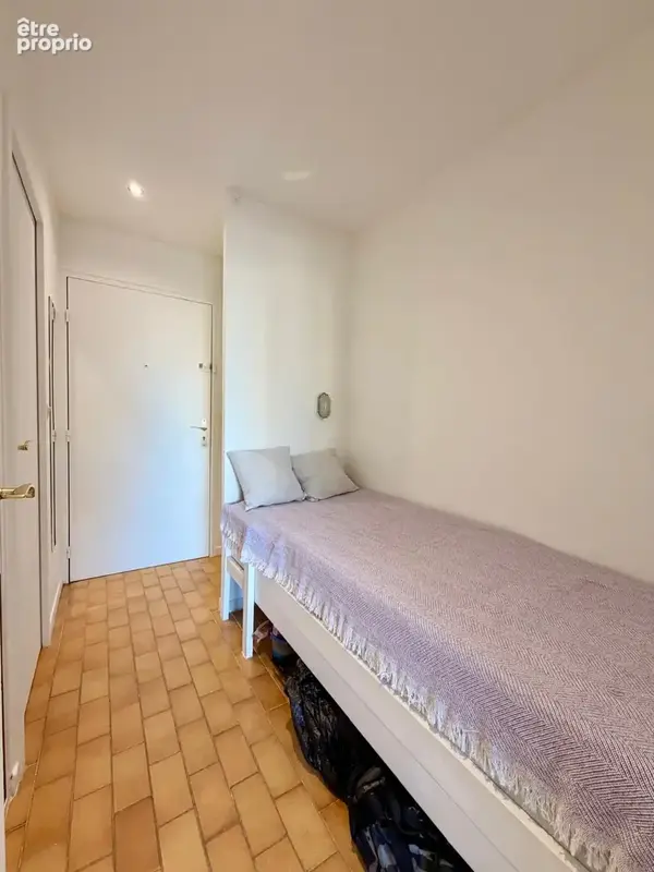 Studio cabine de 26m2 avec terrasse 4ème étage avec ascenseur - CENTRE VILLE GRANDE MOTTE - photo 5