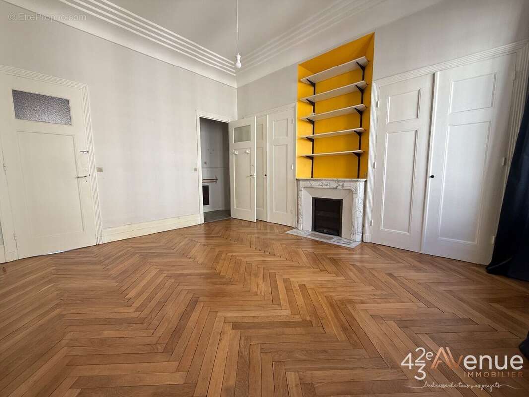 Appartement à SAINT-ETIENNE