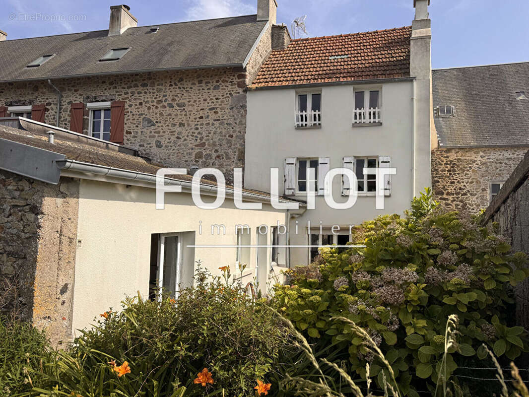 Maison à AGON-COUTAINVILLE