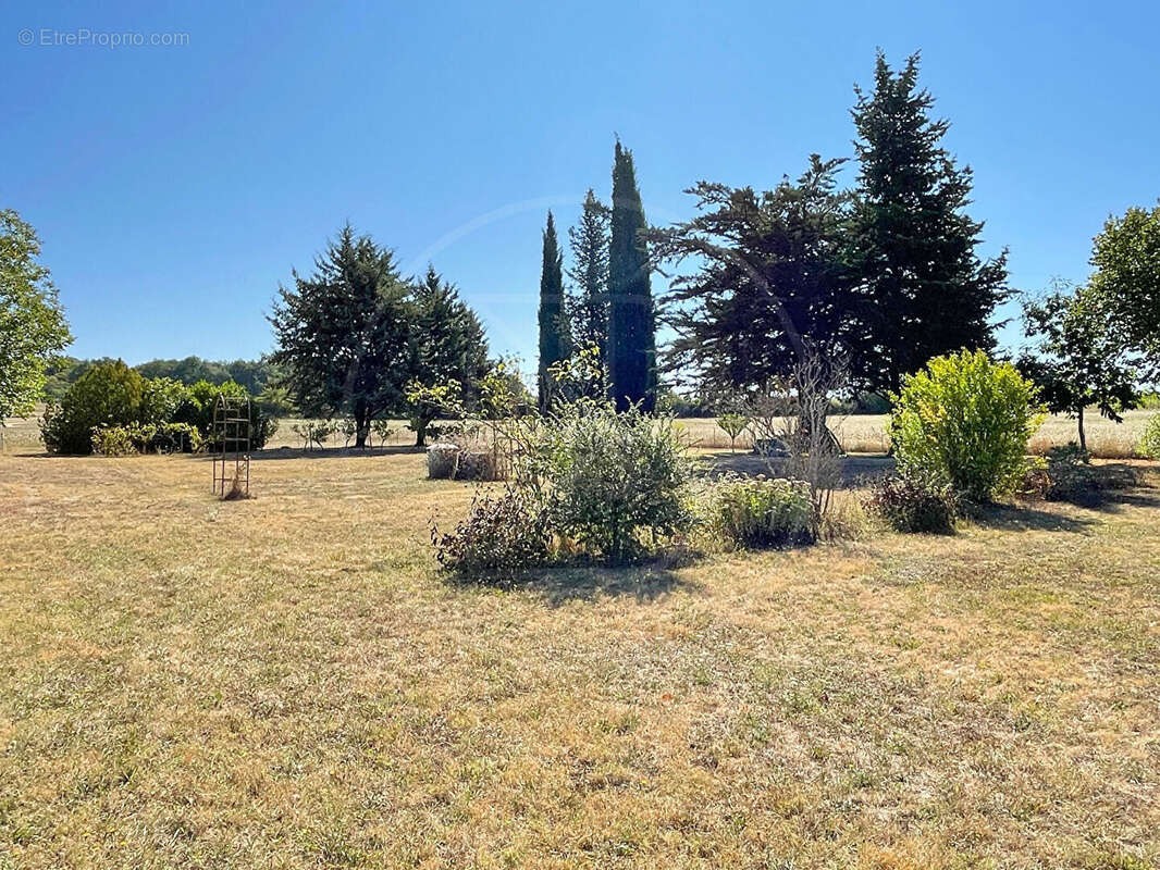 Maison à RAZAC-DE-SAUSSIGNAC