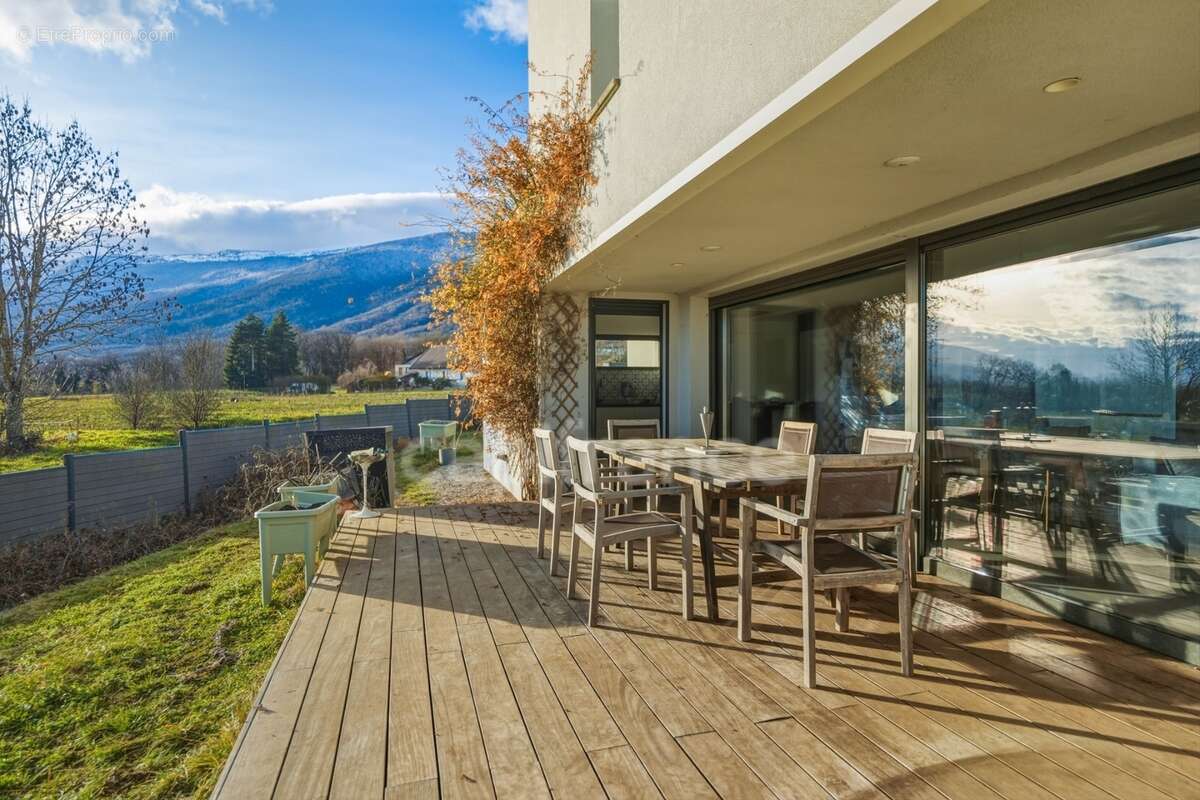 Maison à vendre 7 pièces CROZET (01) - photo 9