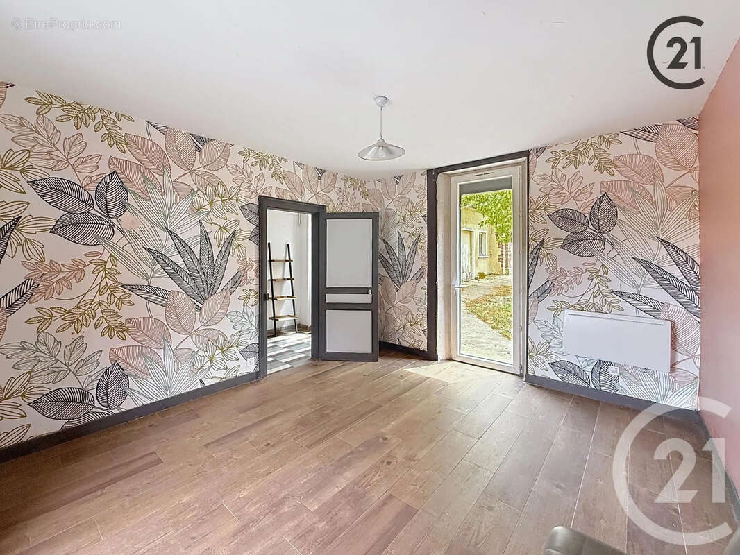 Maison 93 m² à Mont-Saint-Sulpice  - photo 6