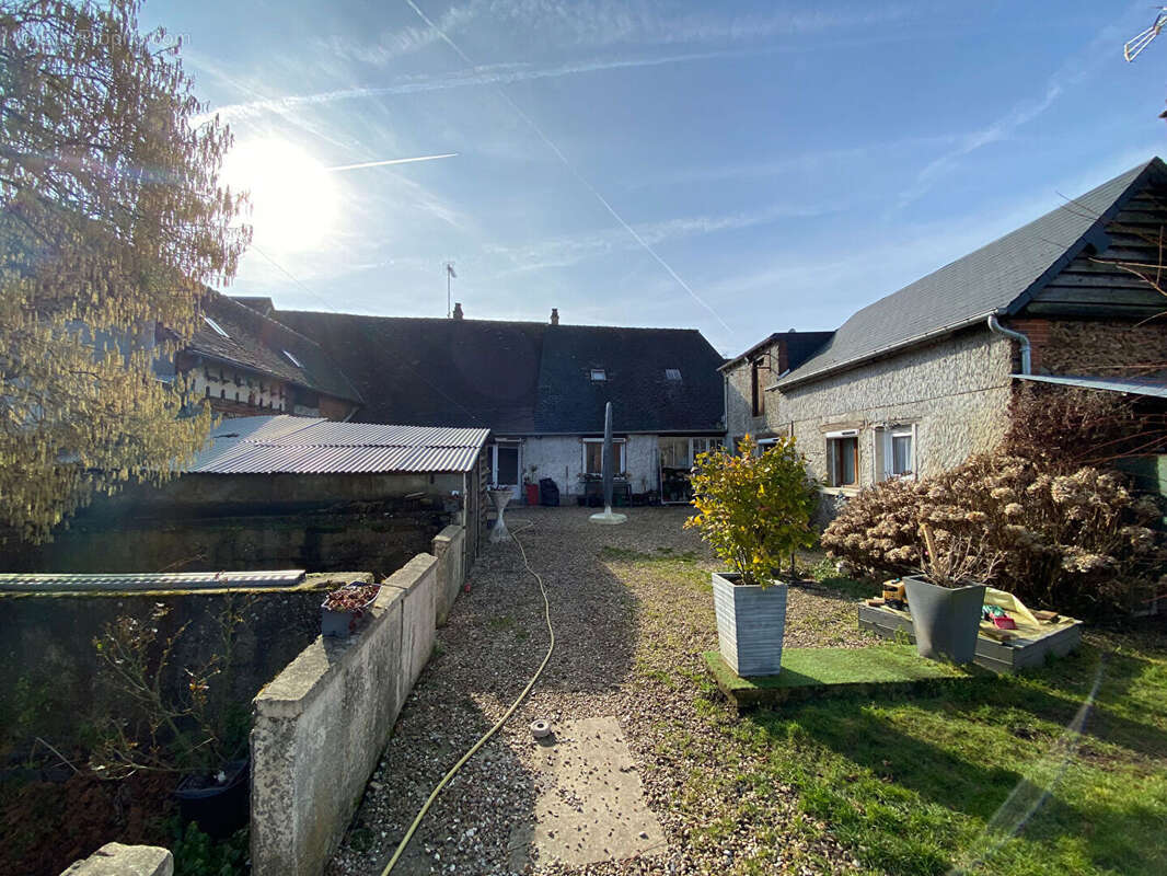 Maison à DAMVILLE