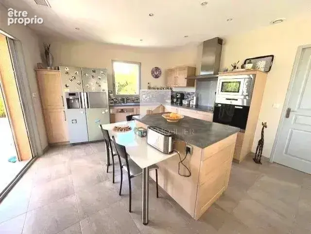 MAISON  7 pièces à  La Crau - 15 minutes de Hyères - photo 4
