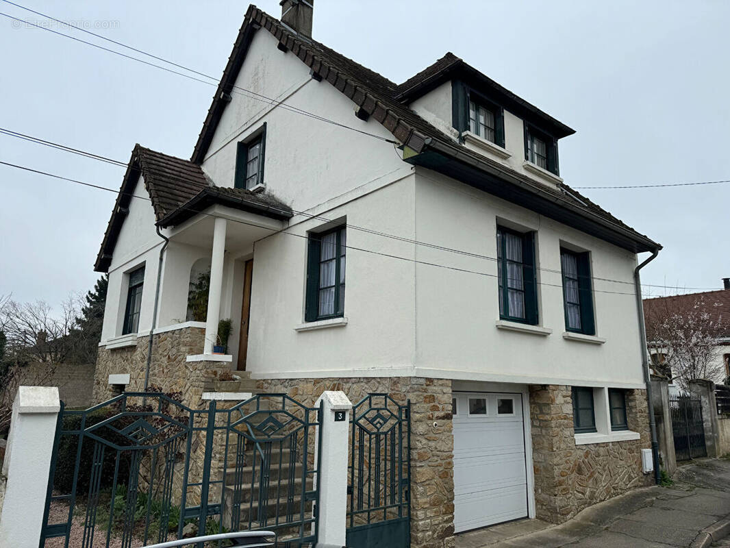 Maison à YZEURE