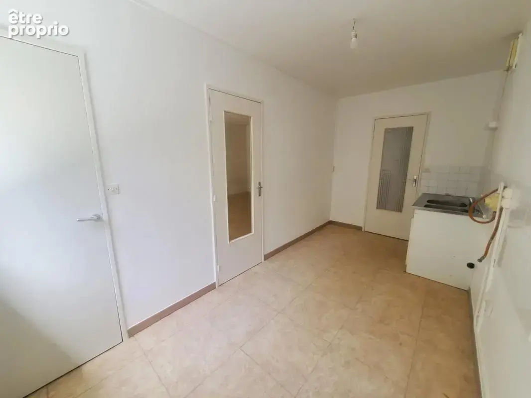 Beau t3 au 3eme etage avec balcon et cave - photo 17