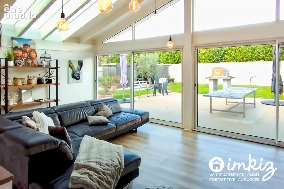 Maison familiale avec piscine et beaux volumes - photo 4