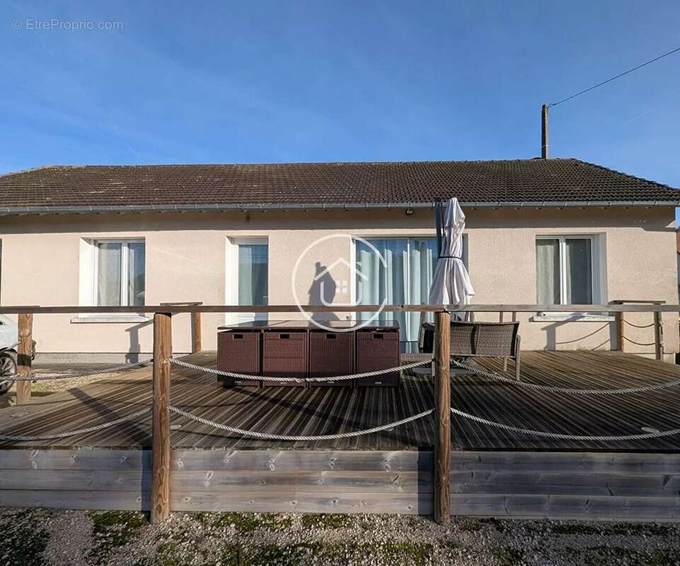 Maison à COUR-CHEVERNY