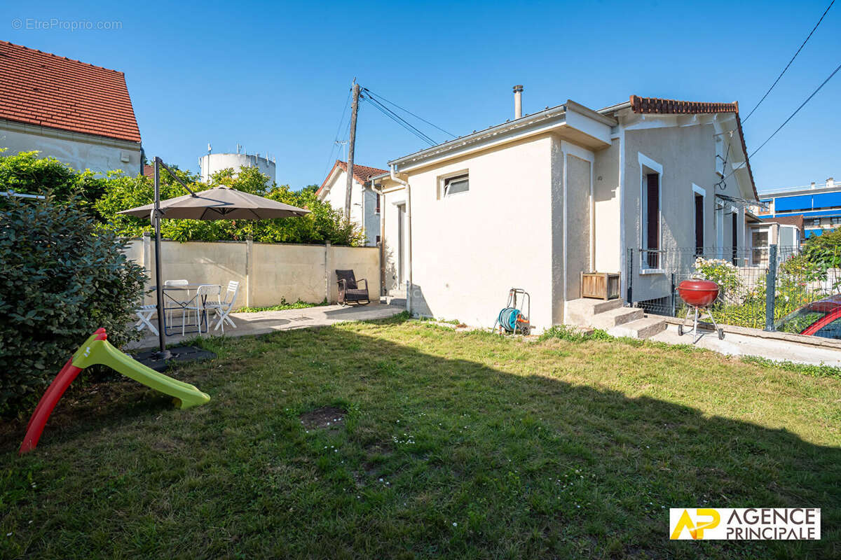 Maison Maisons Laffitte 4 pièce(s) 93 m2  - 3 chambres - sdb sdouche - sous sol total avec bureau - photo 16