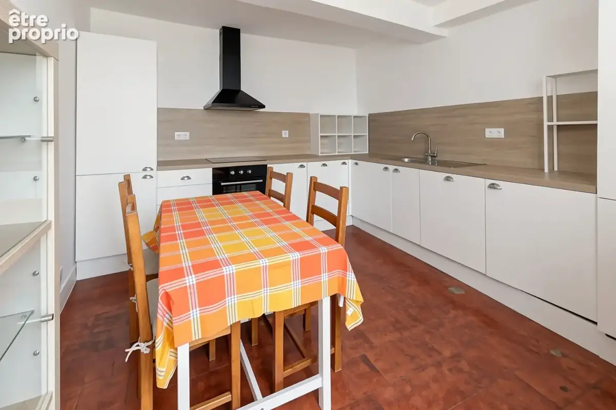 Vente Aix centre en exclusivité LC Gestion vous propose un appartement de type 2 de 55m² avec remise et cave. - photo 3