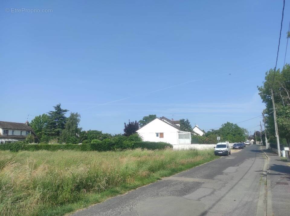 Terrain à CHEVANNES
