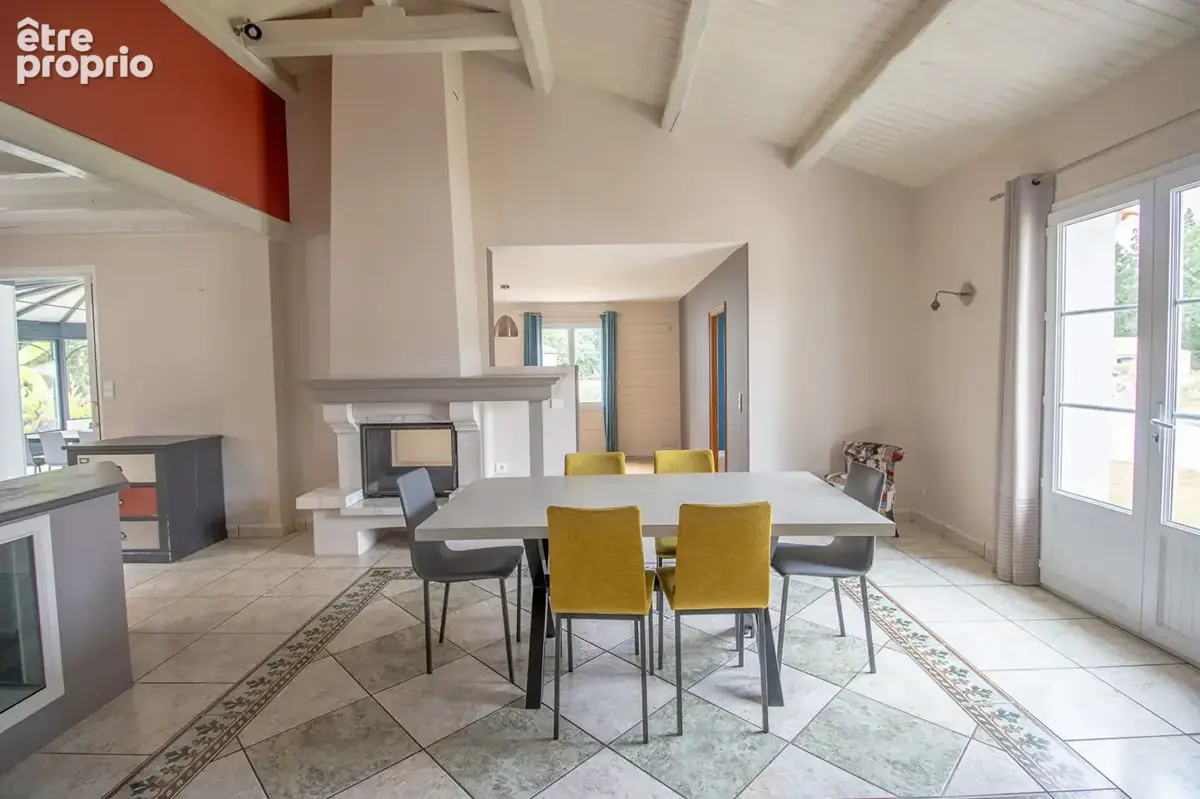 Maison 8 pièces - 209 m² - Proche du centre-ville de La Garnache - photo 5
