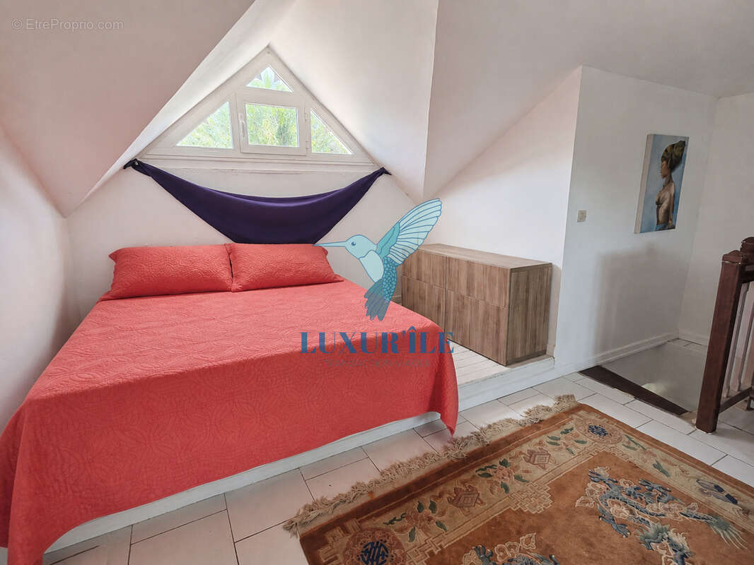 Baie-Mahault   Secteur recherché de La Jaille  Superbe villa T4 avec piscine et jardin - photo 11