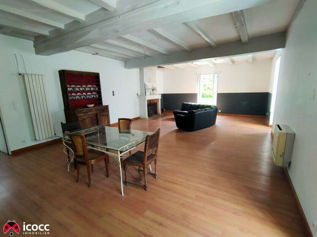 Maison 270 m² à Marans  - photo 3