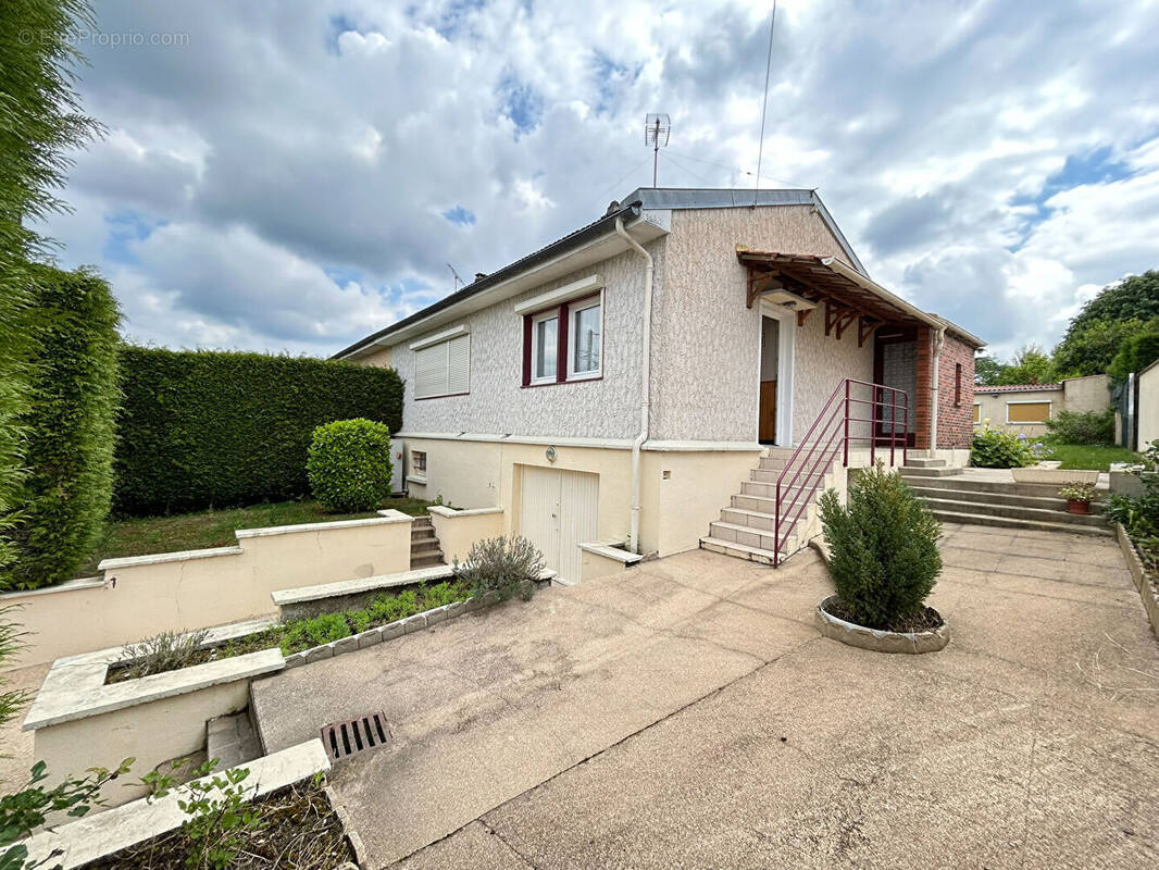 Maison à GREZ-SUR-LOING