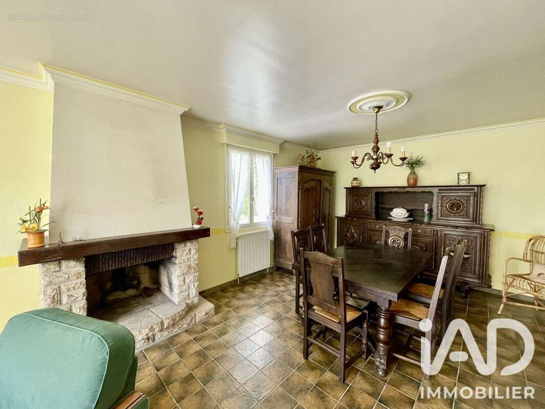 Maison 128 m² à Gouarec  - photo 2