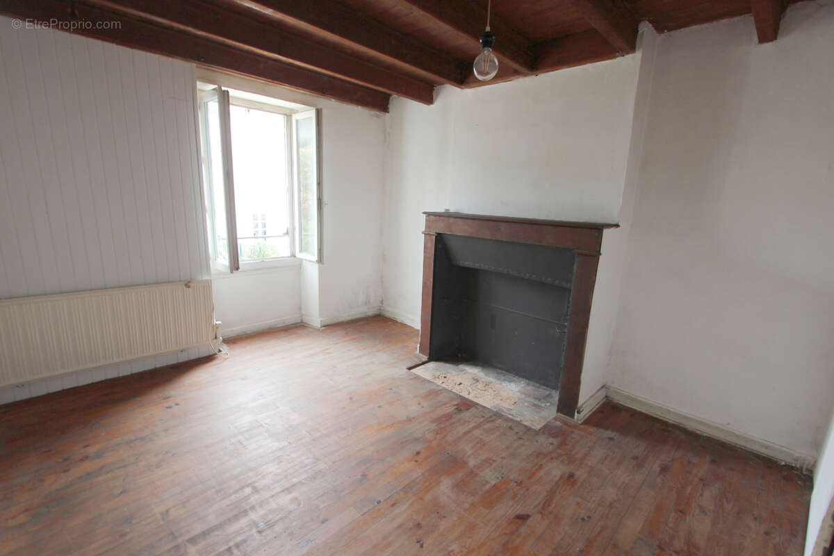 Maison à MAZIERES-EN-GATINE