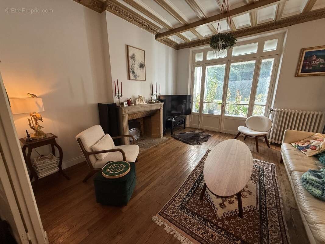 Maison à SAINT-MAUR-DES-FOSSES