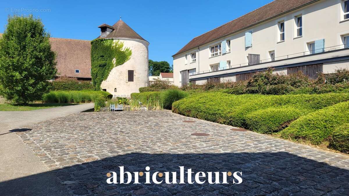 Appartement à SURVILLIERS