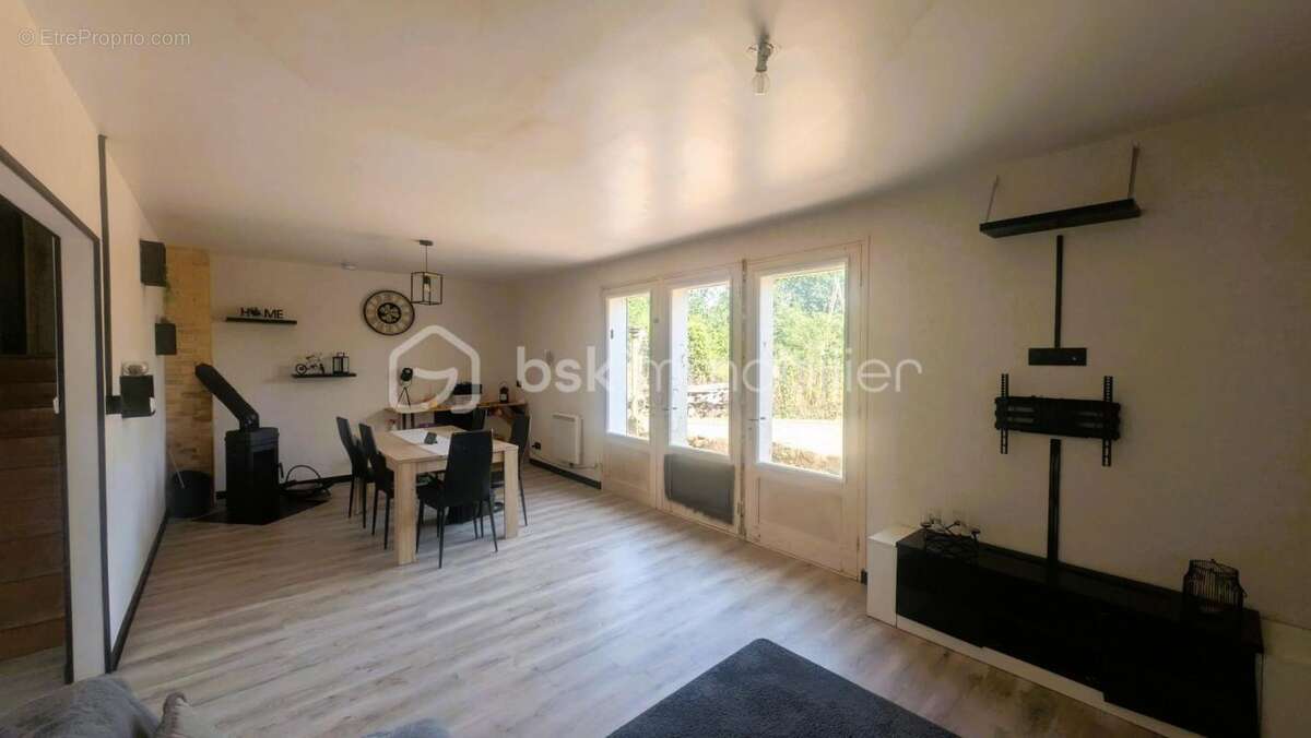 Maison 2 chambres avec garage, hangar (idéal pour un camping-car ou un artisan) et terrain – Parthenay - photo 6