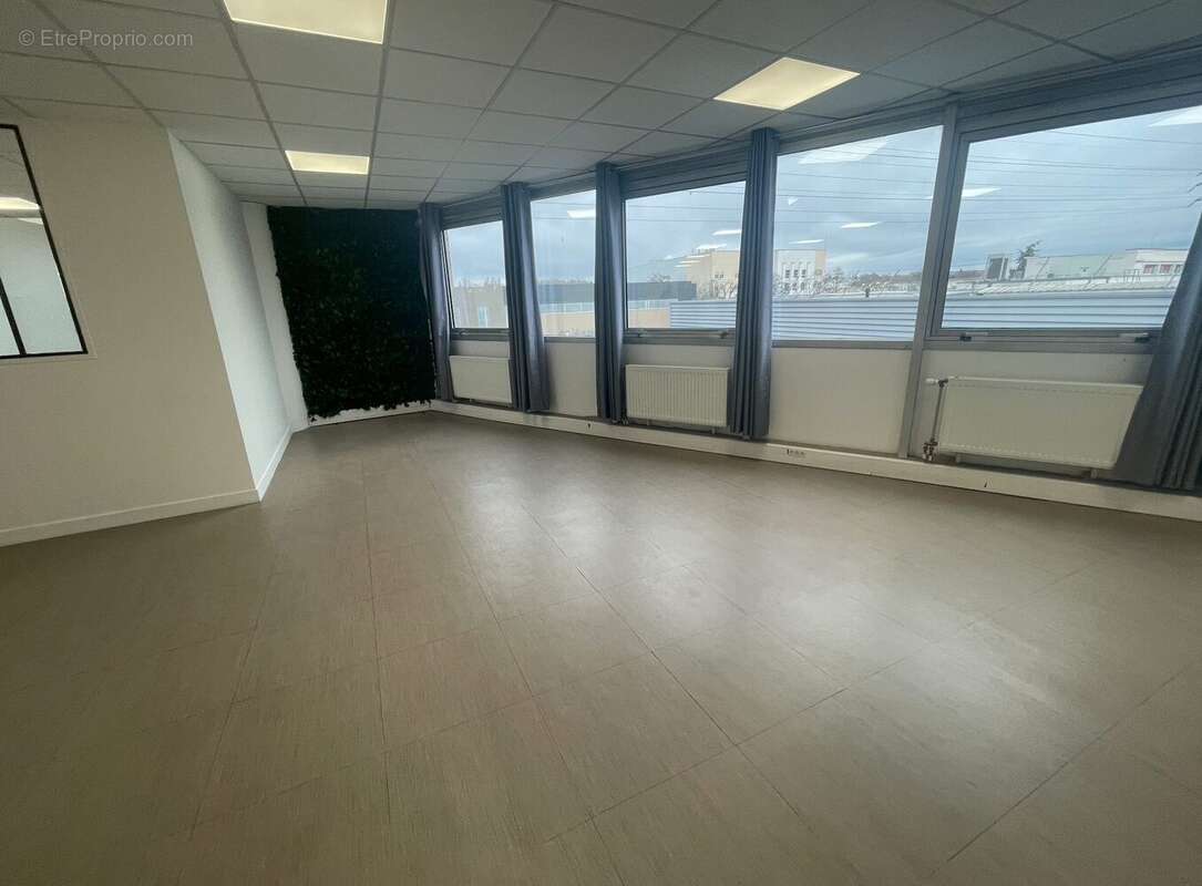 Commerce à NANTERRE