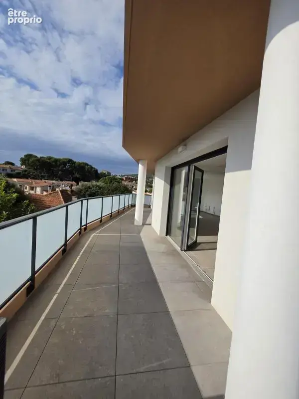 Appartement de type 4 de 105m² + Terrasse de 30m² + 2 parkings - photo 4