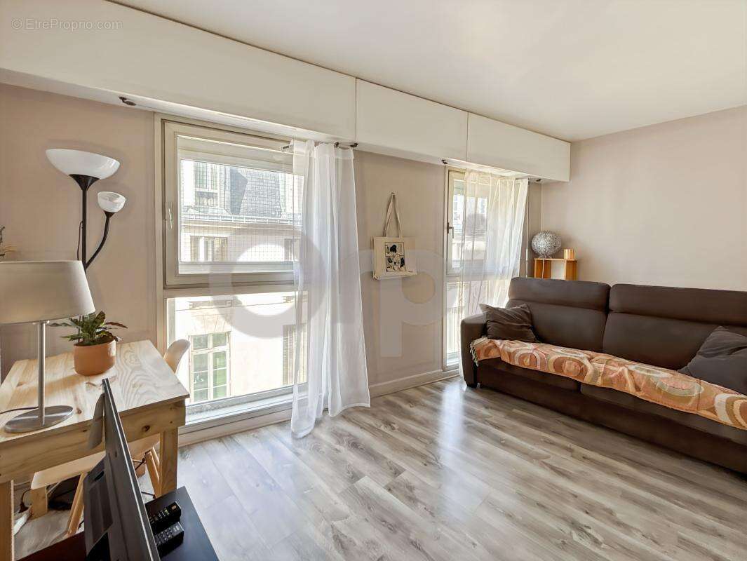 Appartement à PARIS-4E